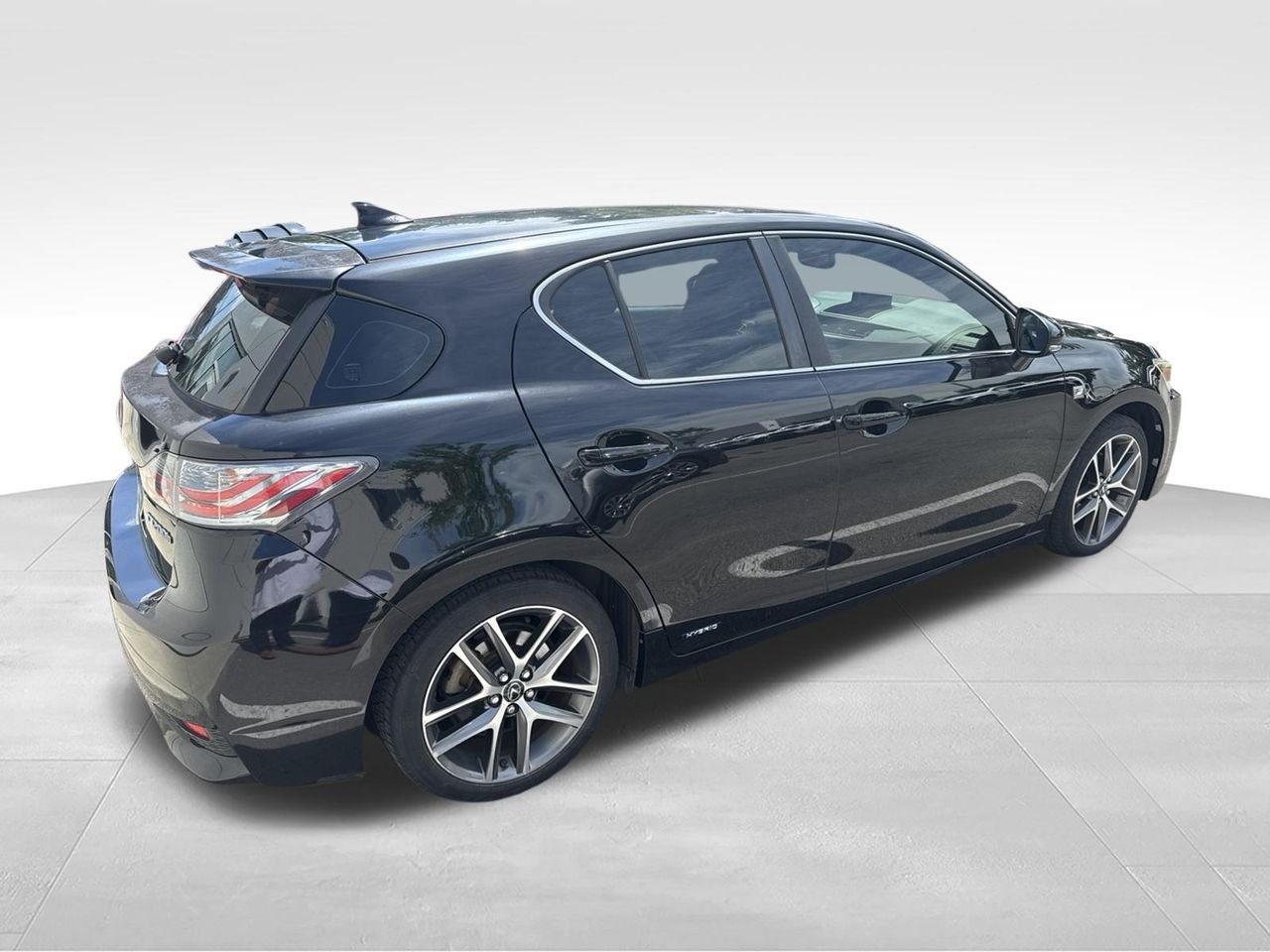 Used 2016 Black Lexus 200h image 3