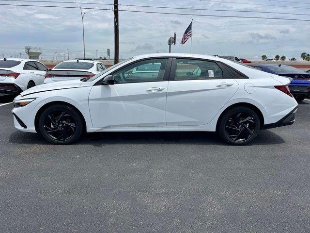 New 2026 White Hyundai SEL Sport image 4