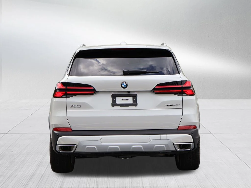 Used 2026 White BMW xDrive40i image 6