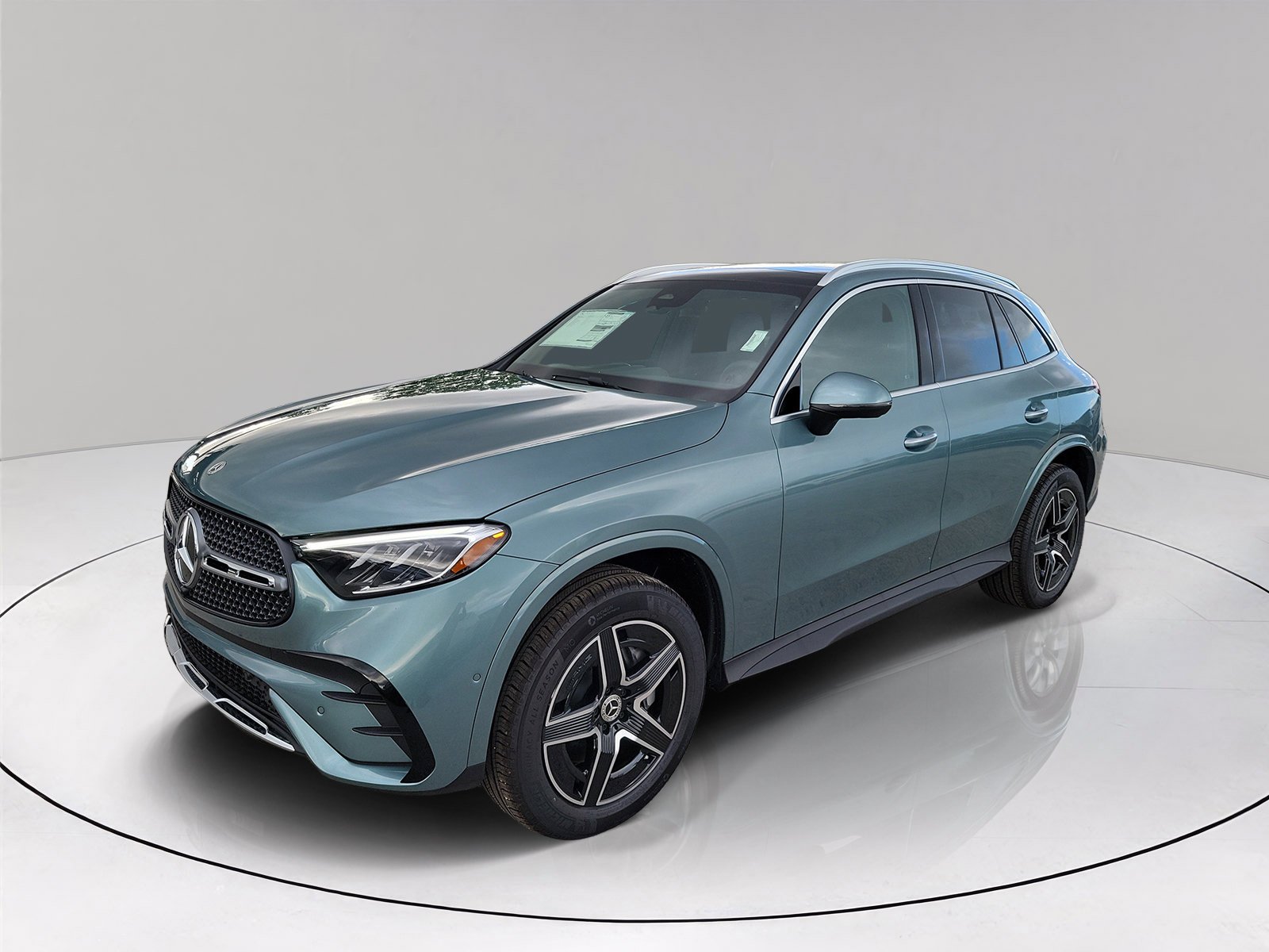 New 2026 Verde Silver Metallic Mercedes-Benz GLC 300 image 3