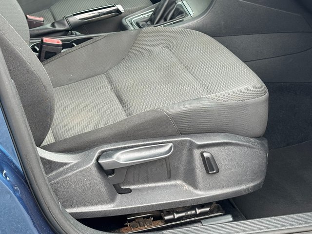 Used 2017 Blue Volkswagen TSI SE 4-Door image 28