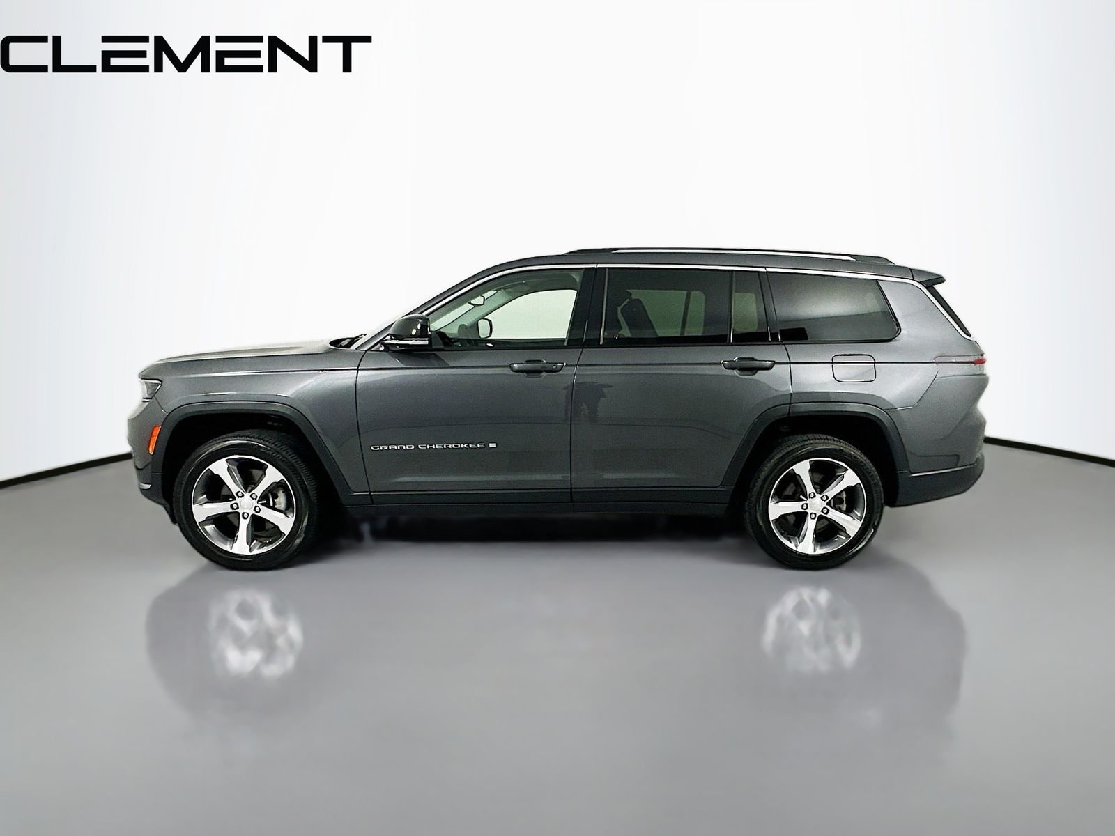Used 2023 Gray Jeep Limited image 6