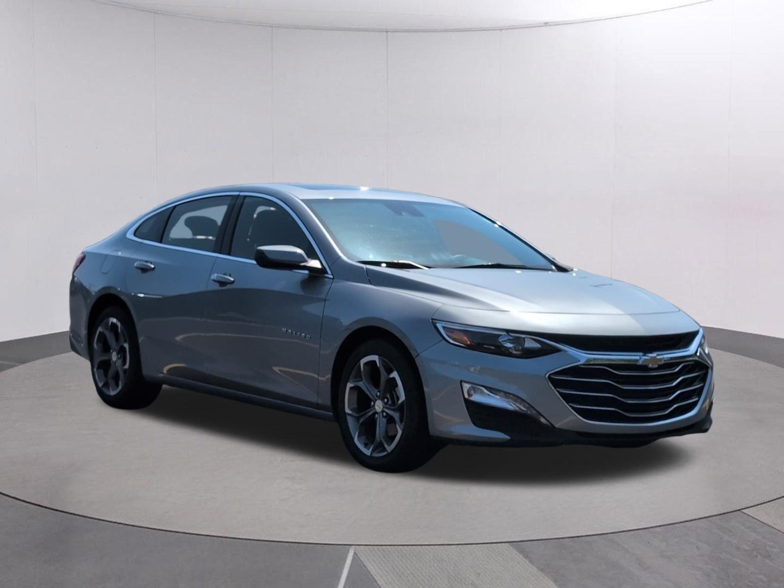Used 2024 Sterling Gray Metallic Chevrolet LT image 9
