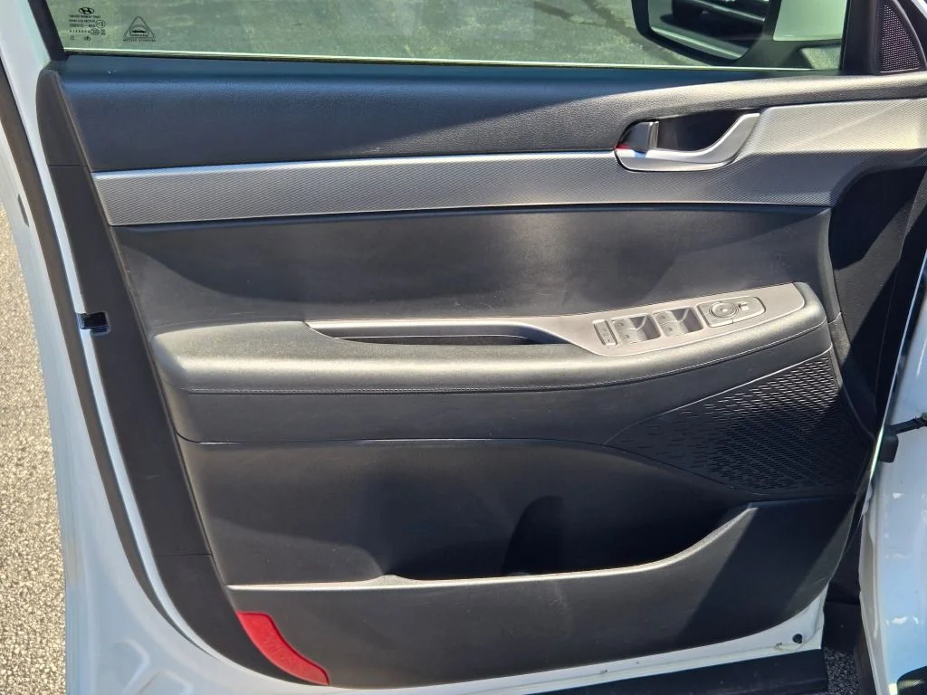 Used 2022 White Hyundai SEL image 20