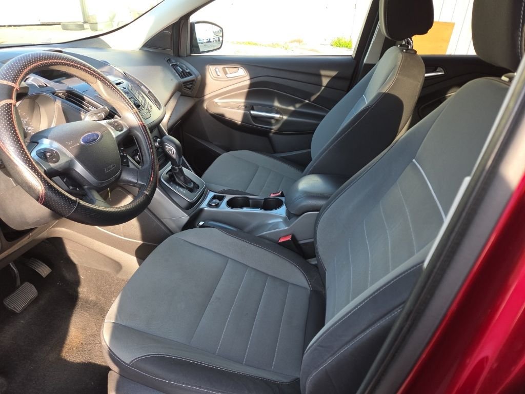 Used 2013 Red Ford SE image 26