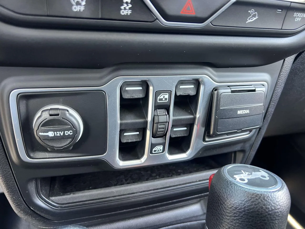 Used 2018 Sting-Gray Clearcoat Jeep Sport S 4x4 image 41