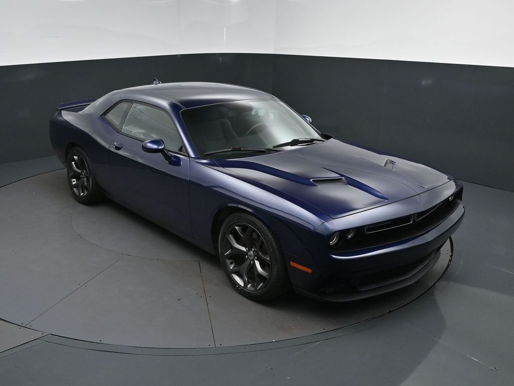 2017 Dodge Challenger SXT's photo