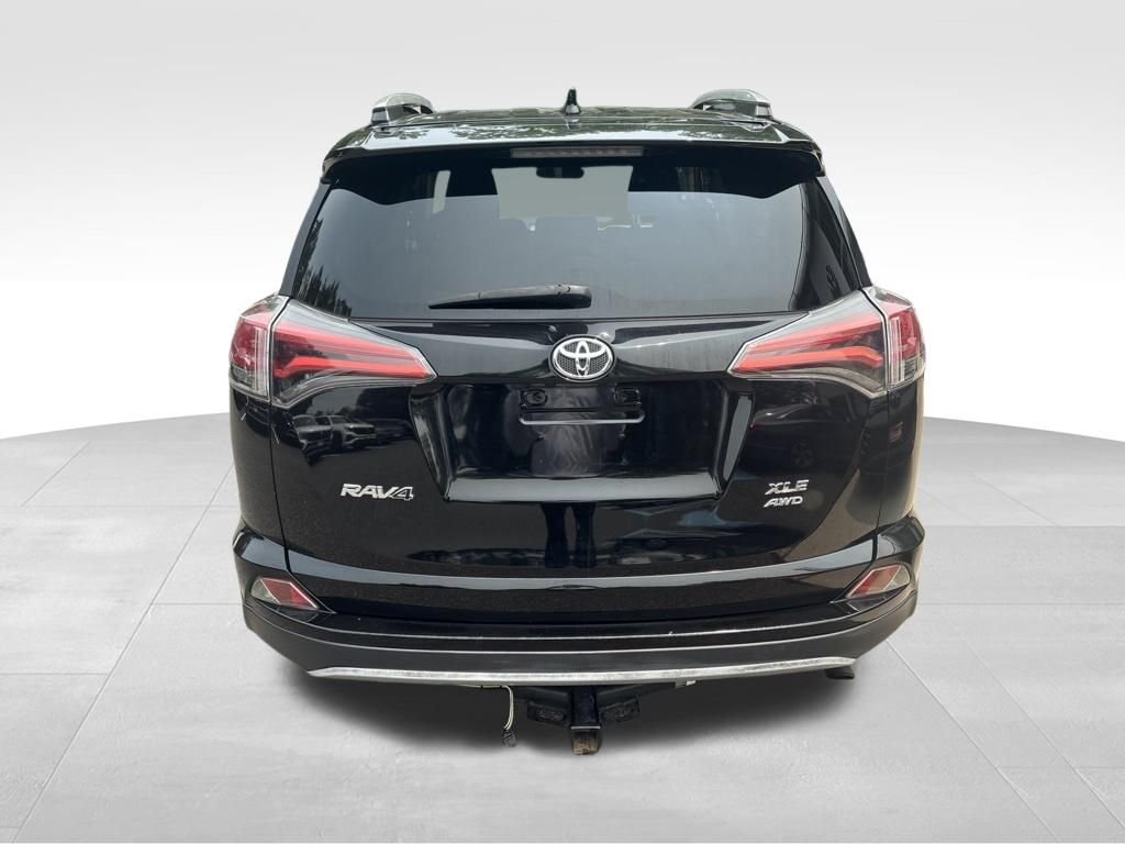 Used 2016 Black Toyota XLE image 13