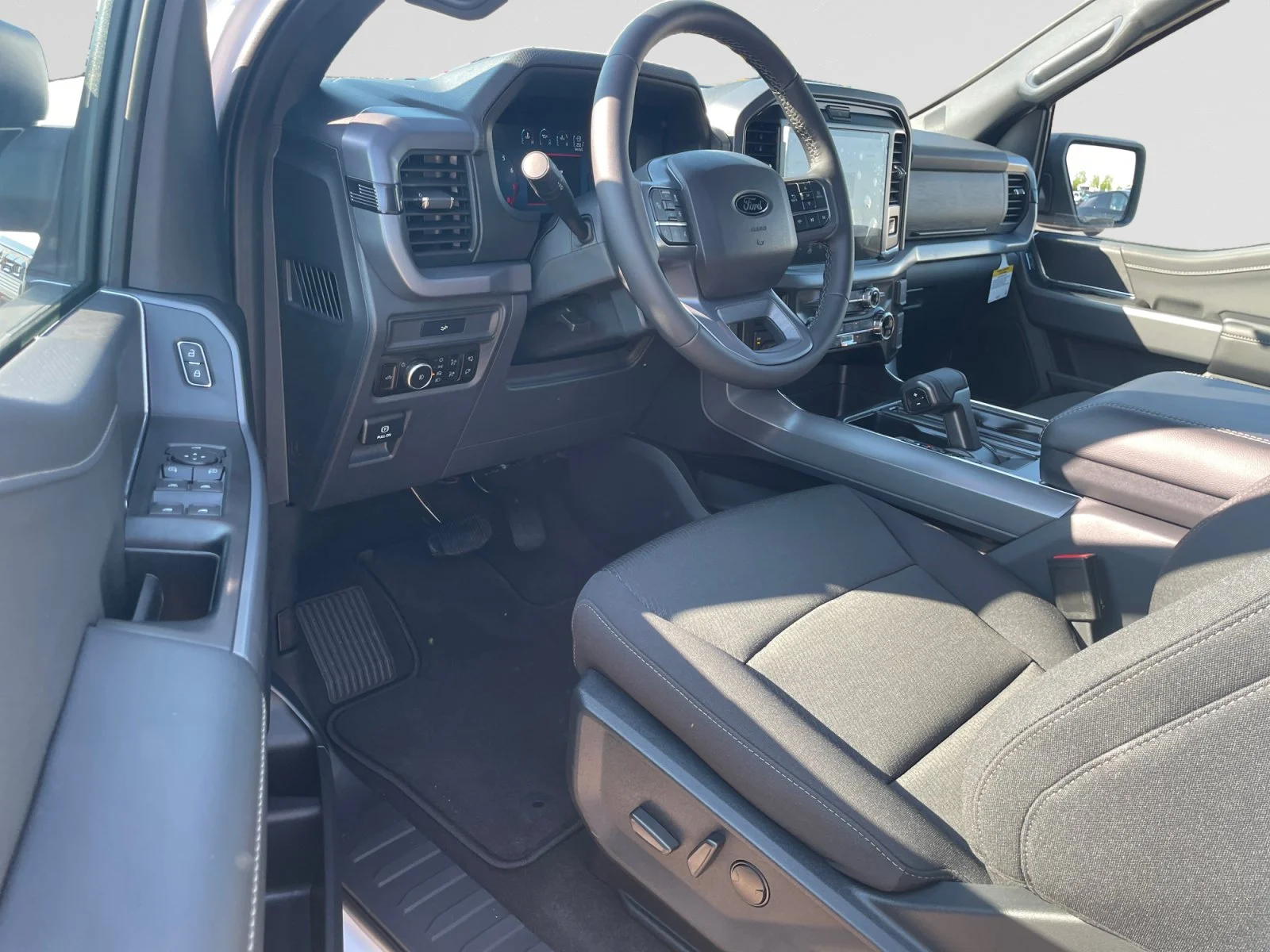 New 2026 Oxford White Ford XLT image 13