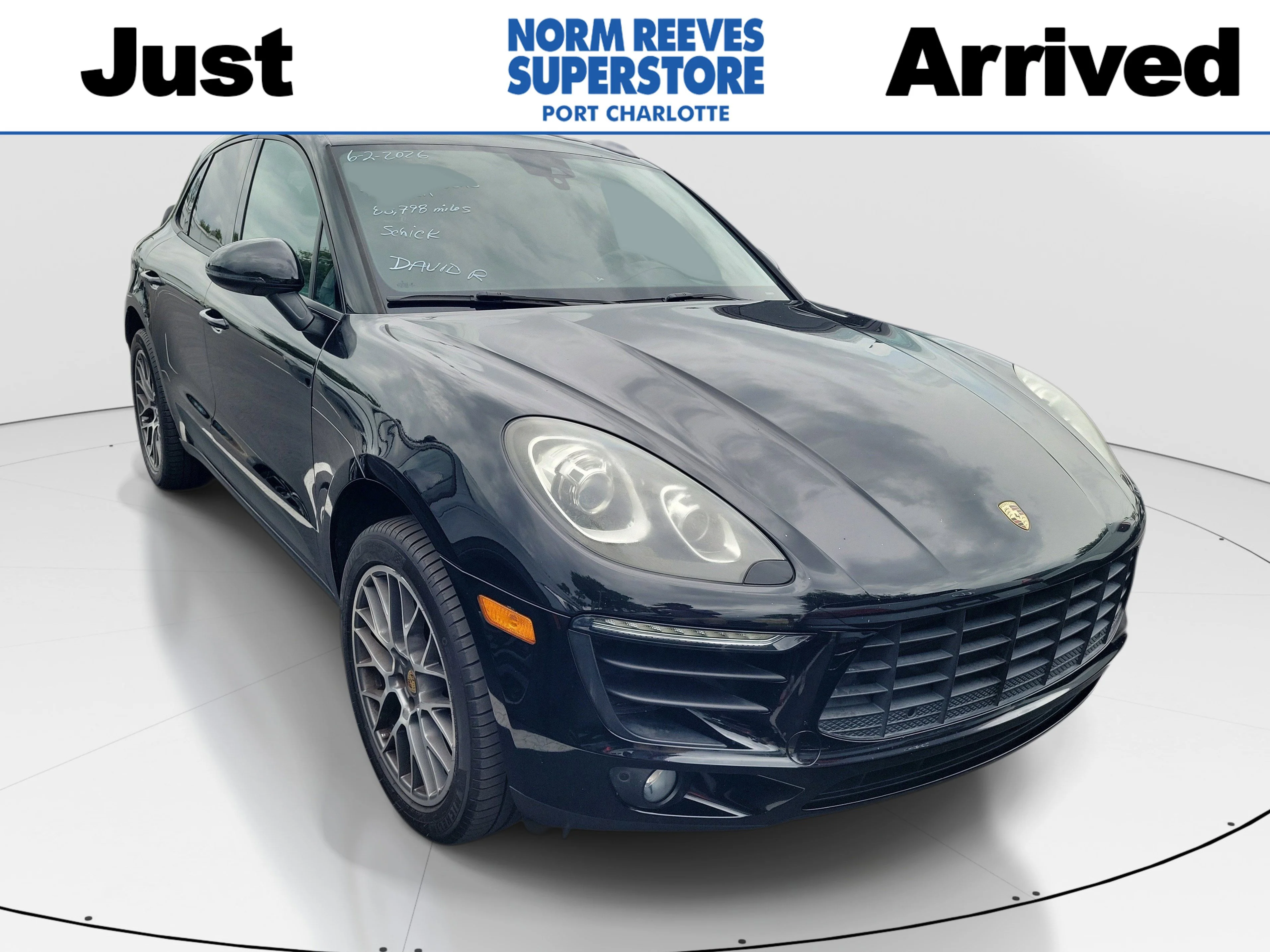 2017 Porsche Macan -'s photo