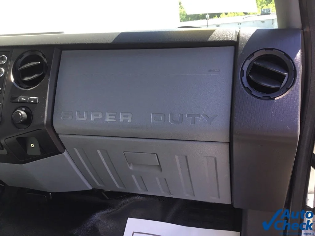 Used 2014 White Ford XL image 33