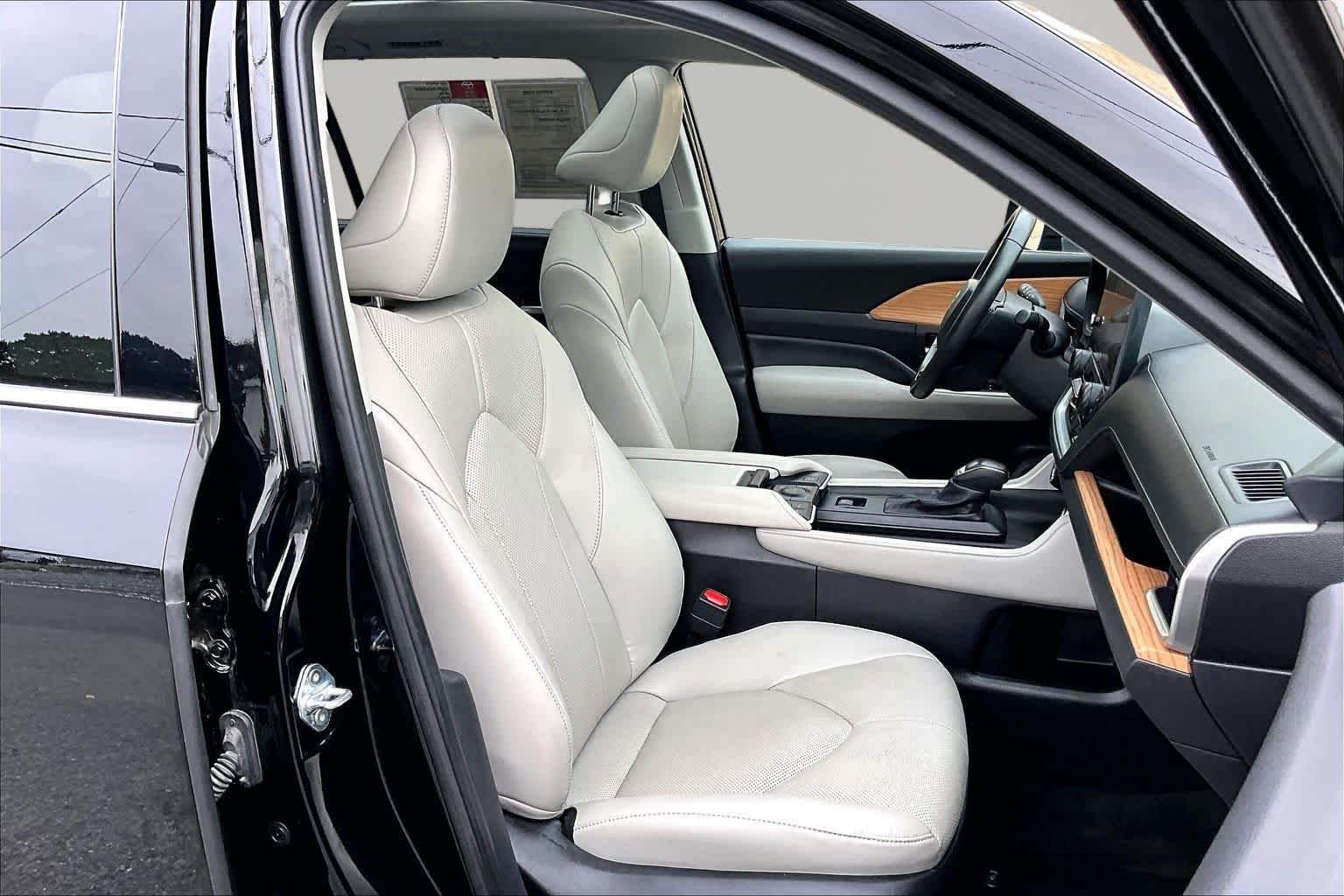 Used 2025 Midnight Black Metallic Toyota Limited image 9