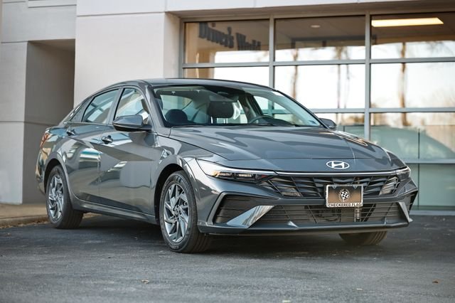 2025 Hyundai Elantra Blue