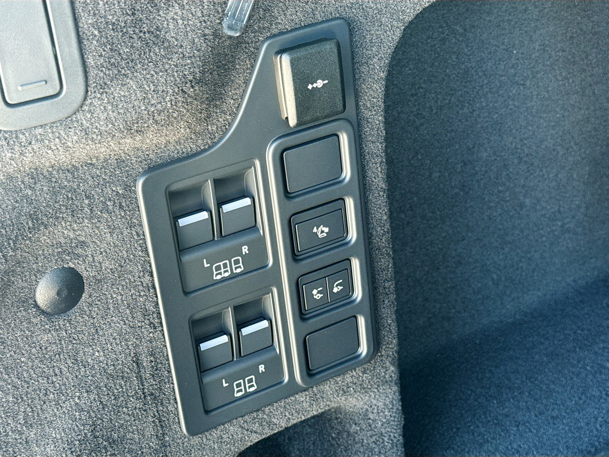 2026 Land Rover Discovery Dynamic SE - Photo 13