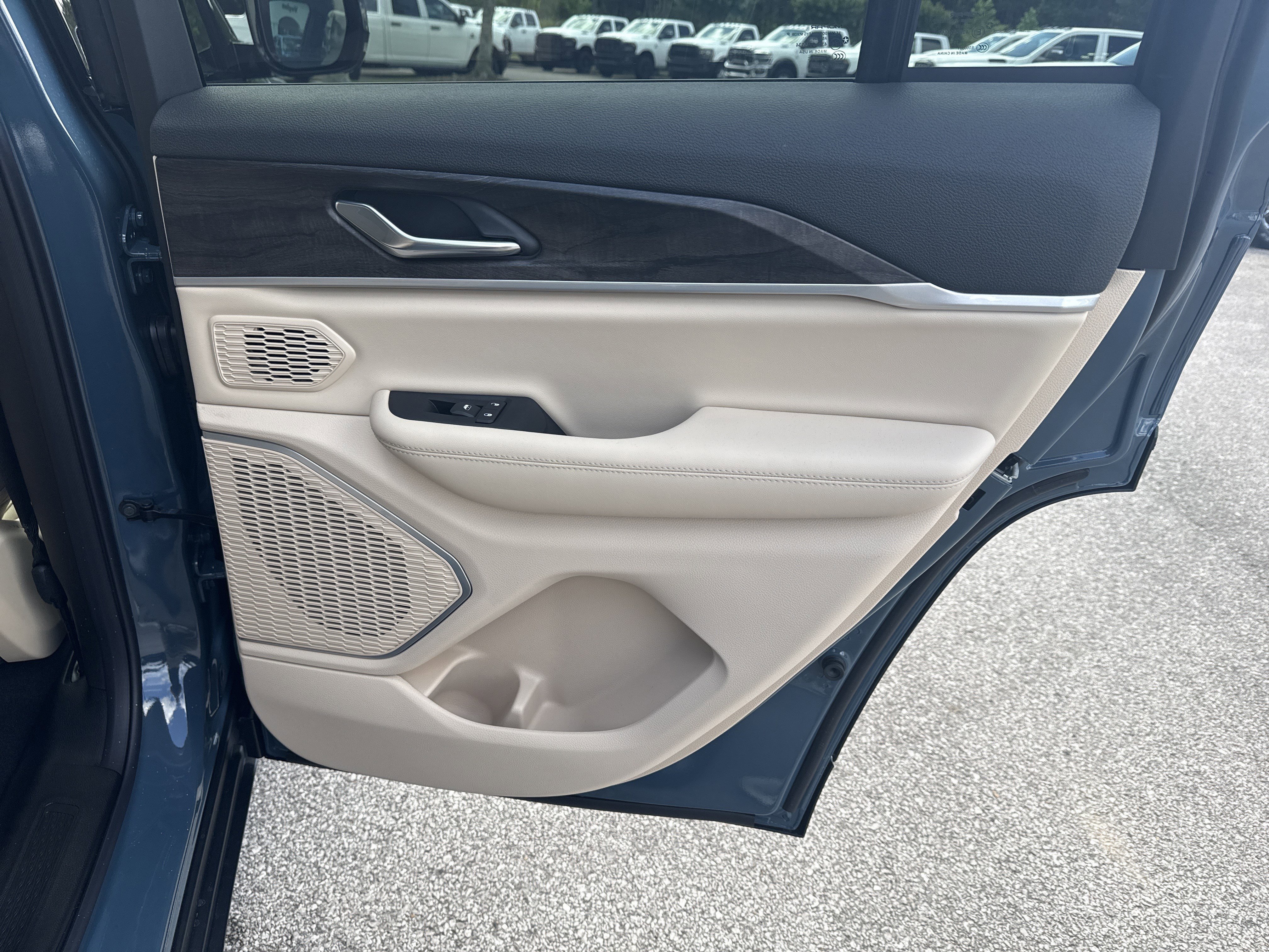 New 2026 Steel Blue Exterior Paint Jeep Limited image 17