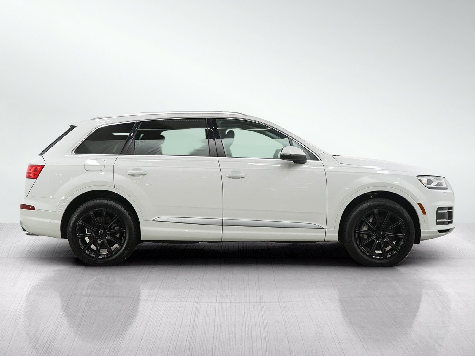 Used 2017 White Audi quattro image 6