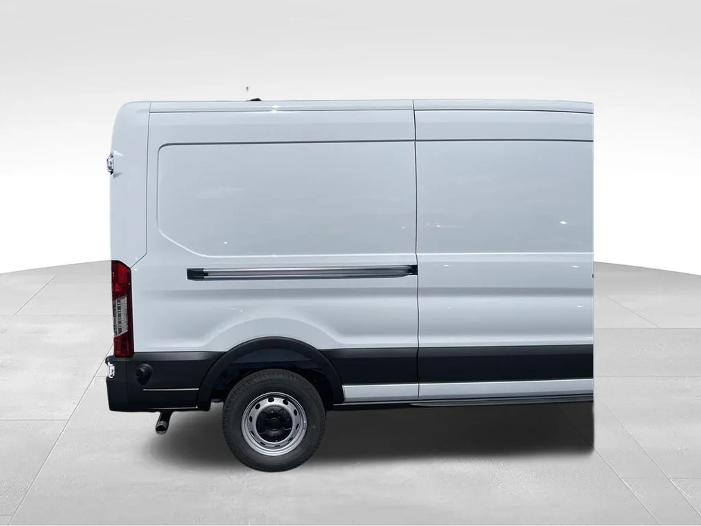 New 2026 Oxford White Ford Cargo Van image 36