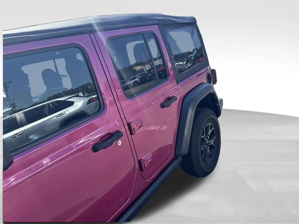 Used 2022 Red Jeep Unlimited Willys image 4