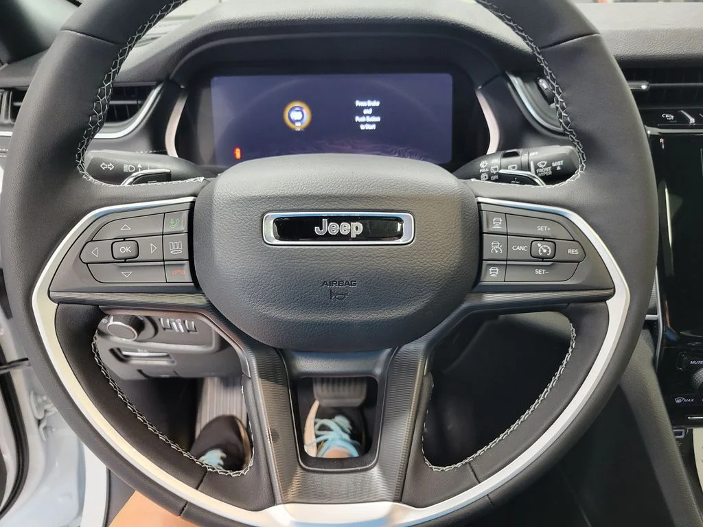 New 2026 Bright White Clearcoat Jeep Laredo image 15