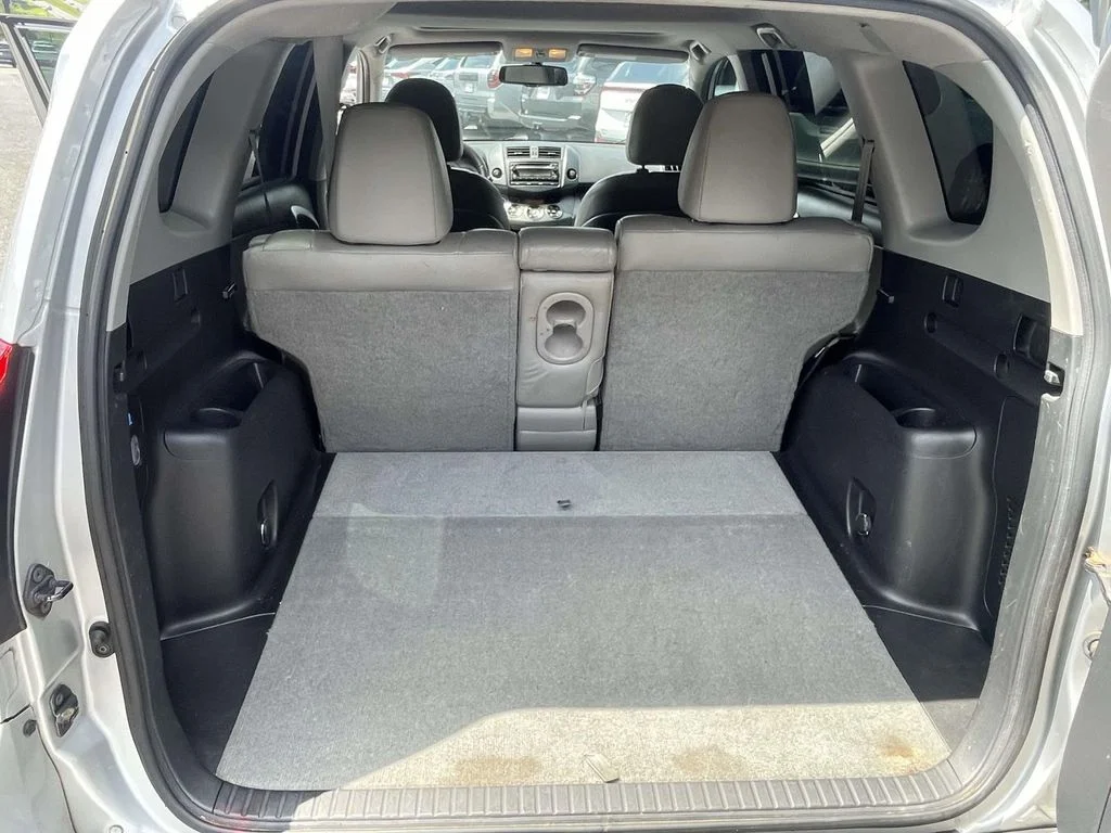 Used 2012 Classic Silver Metallic Toyota Limited image 10
