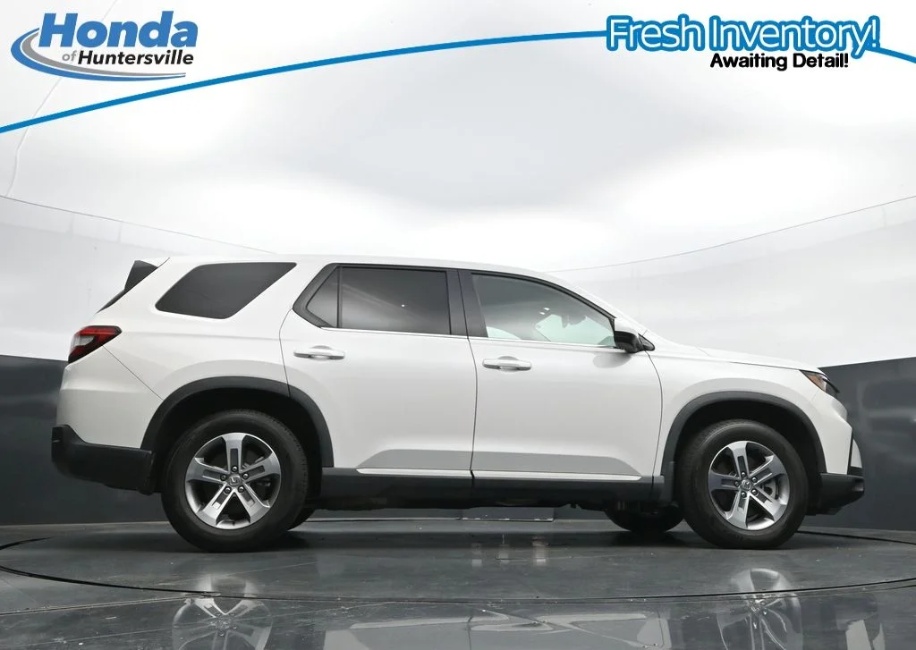 Used 2025 Platinum White Pearl Honda EX-L image 37
