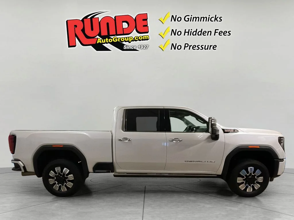 Used 2025 White Frost Tri-Coat GMC Denali image 7