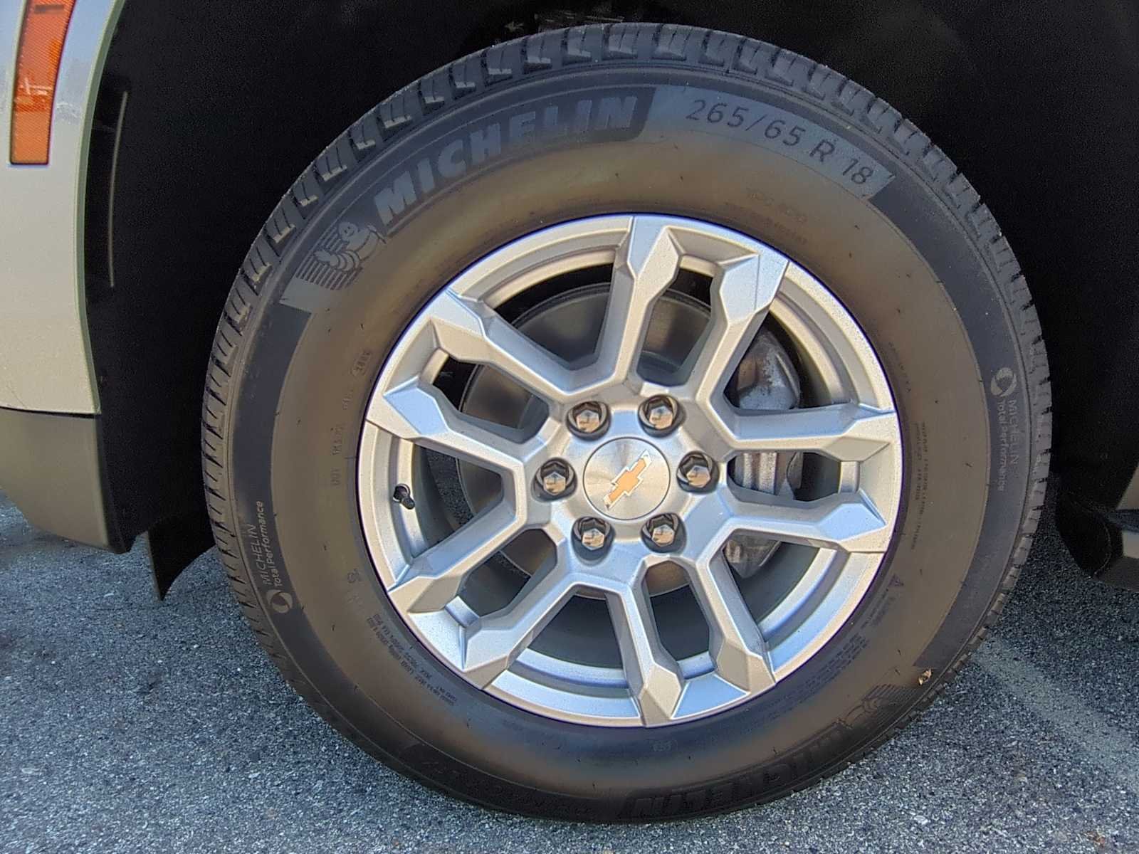 2026 Chevrolet Suburban LS - Photo 29