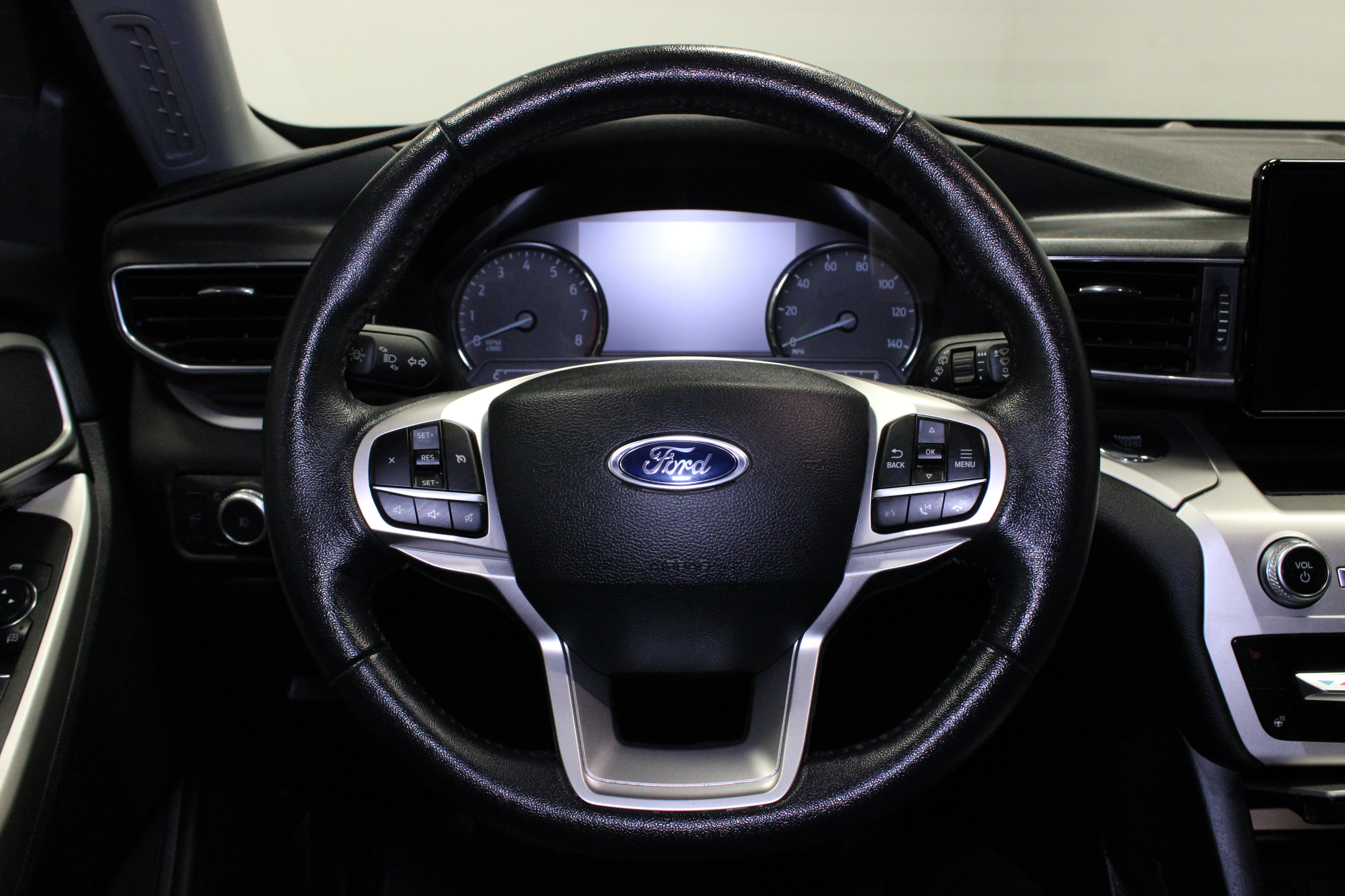 Used 2022 Black Metallic Ford XLT image 29