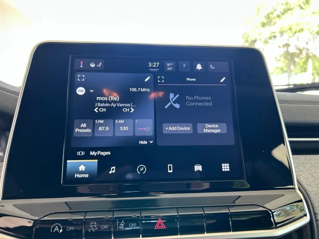 Used 2025 Blue Jeep Latitude image 8