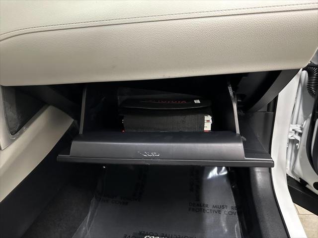 Certified Used 2022 Wind Chill Pearl Toyota L image 39