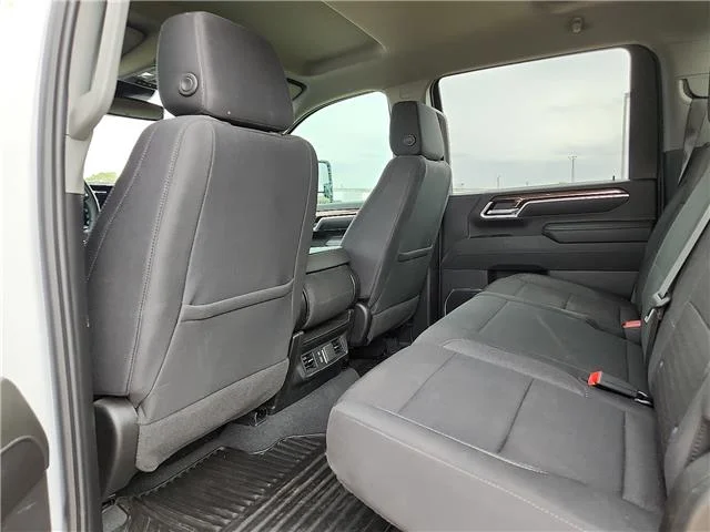 Used 2025 Summit White Chevrolet LT 4x4 Crew Cab 6.75 ft. box 159 in. WB image 8