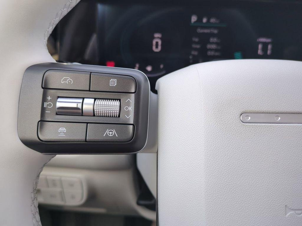New 2026 White Hyundai SE FWD image 30