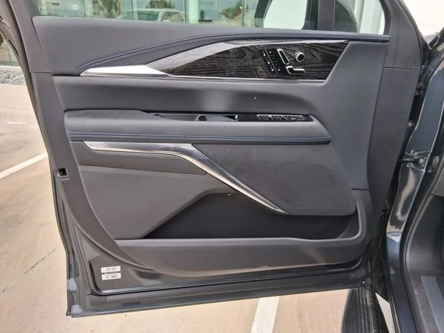 2026 Cadillac Escalade IQ Luxury - Photo 18