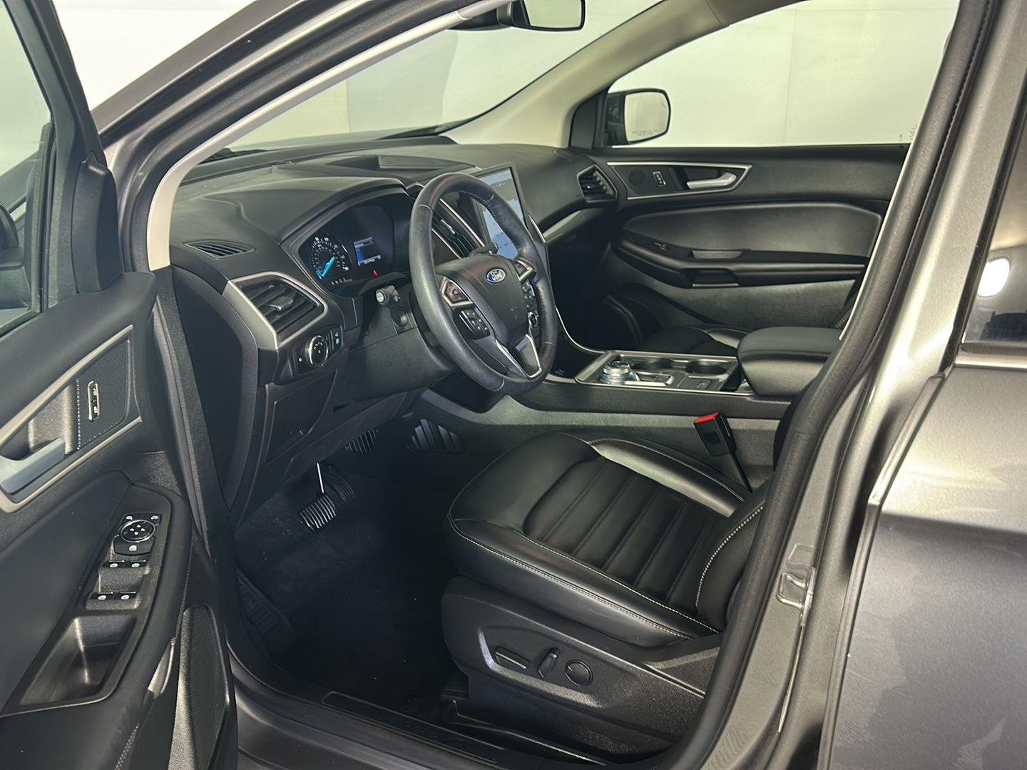Used 2024 Carbonized Gray Ford SEL image 9