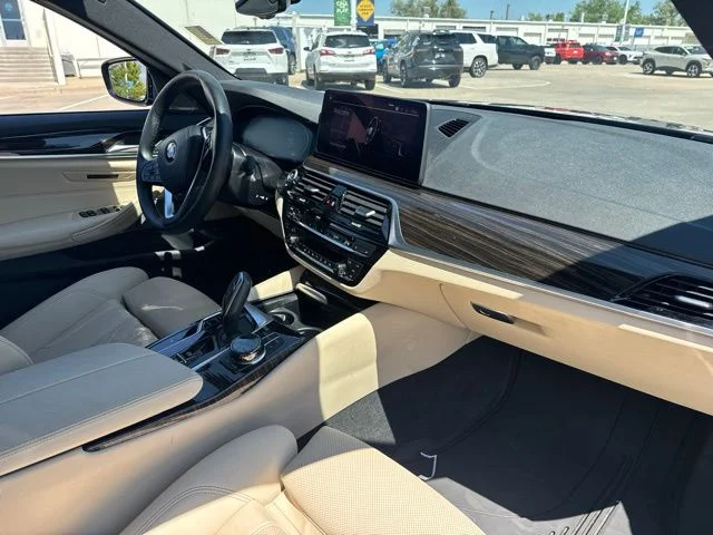 Used 2022 Blue BMW 530i xDrive image 14