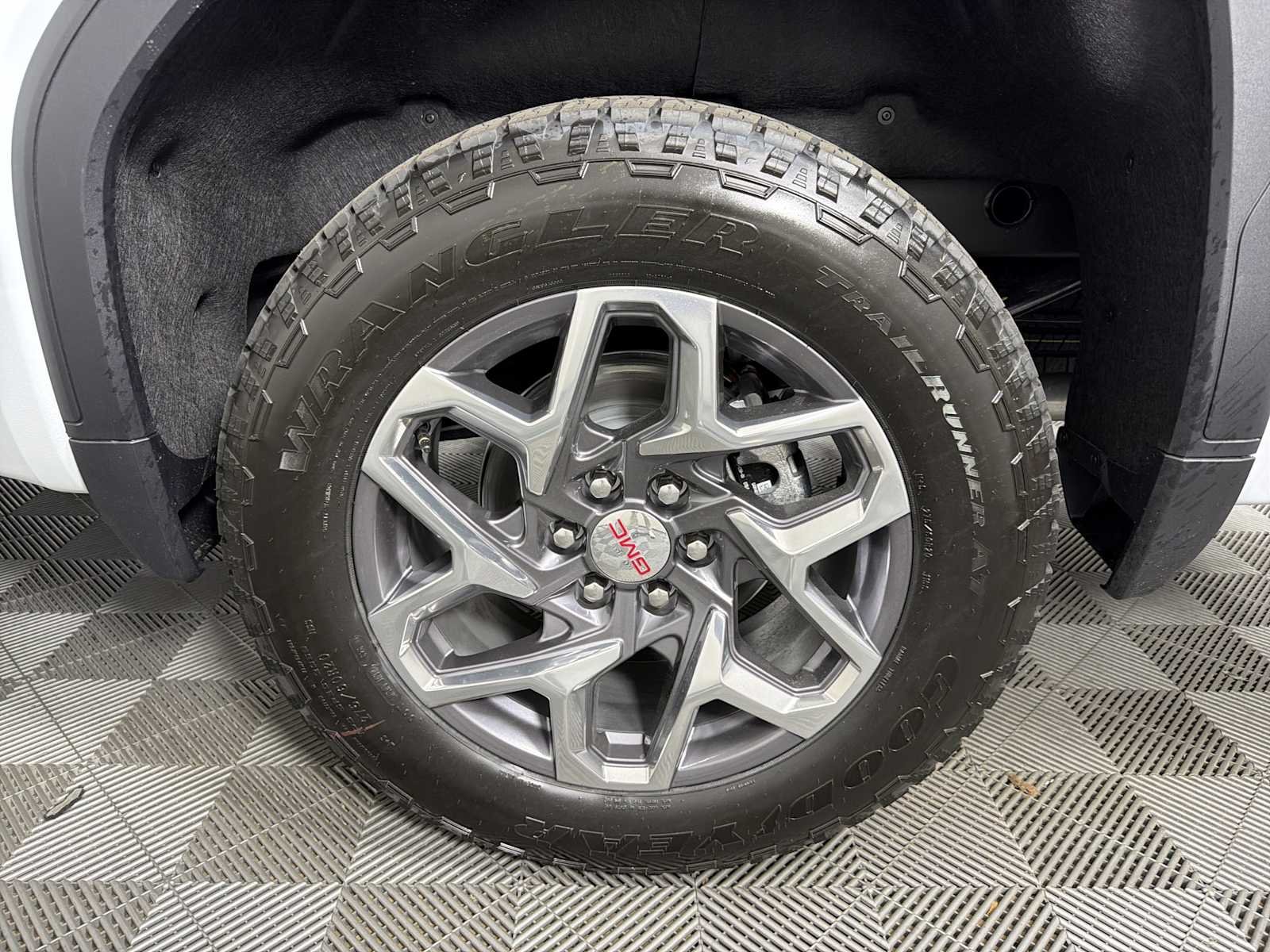 2026 GMC Sierra 1500 SLT - Photo 17