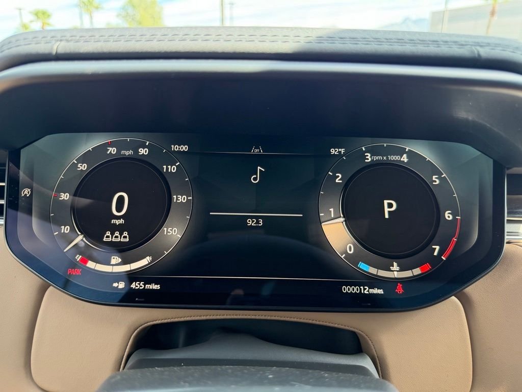 New 2027 Santorini Black Land Rover SE image 14