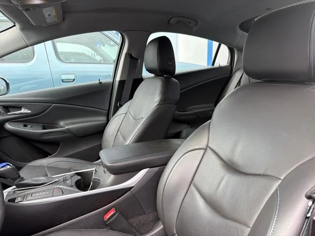 Used 2017 Summit White Chevrolet LT image 17