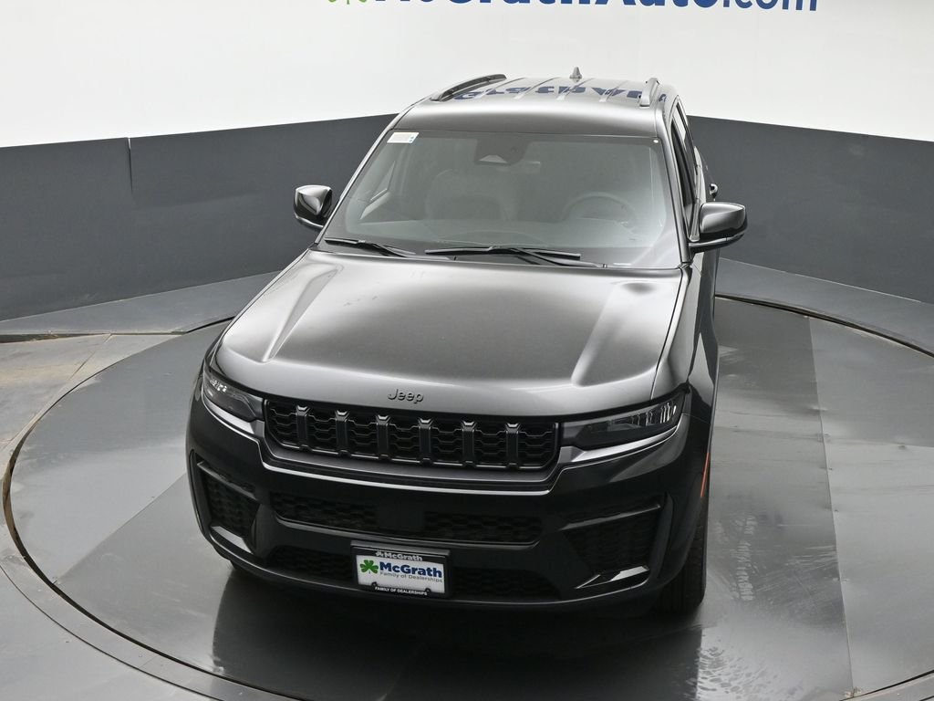 New 2026 Diamond Black Crystal Pearlcoat Jeep Altitude image 26