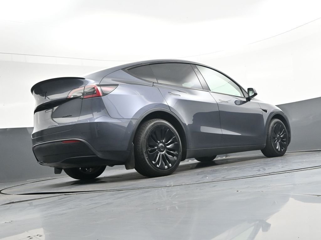 Used 2022  Tesla Long Range image 39
