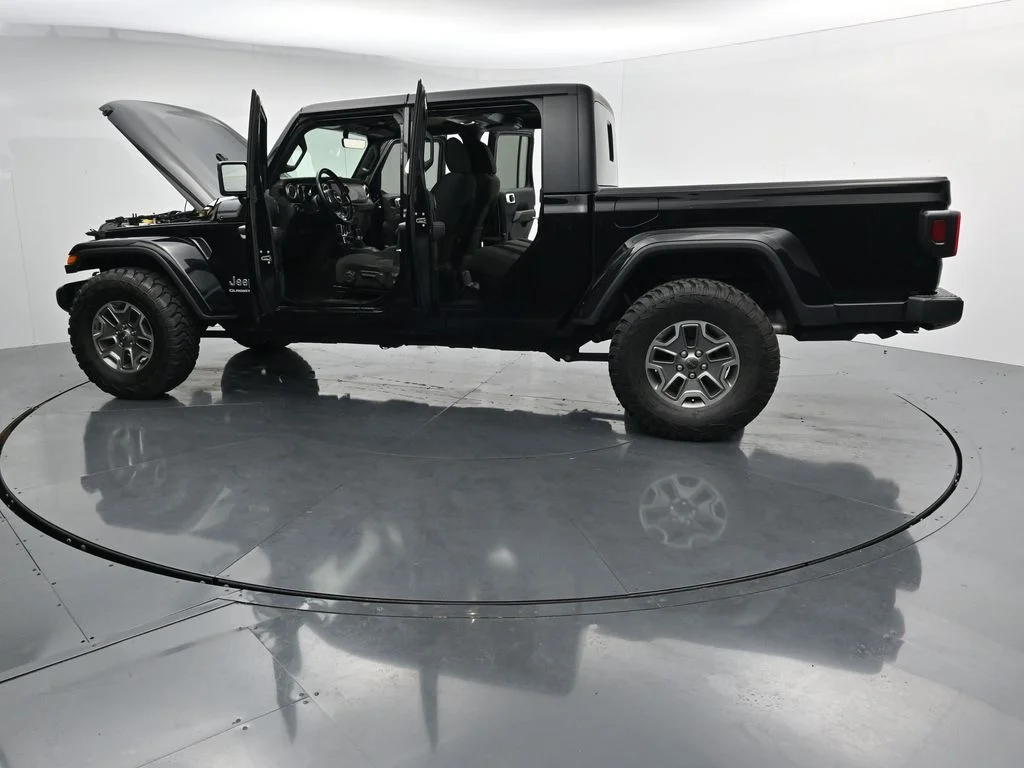 Used 2021 Black Jeep Overland image 28
