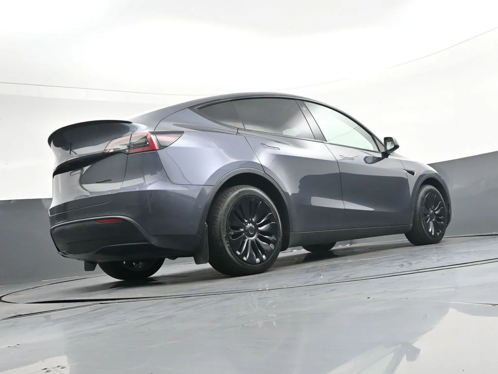 Used 2022  Tesla Long Range image 39
