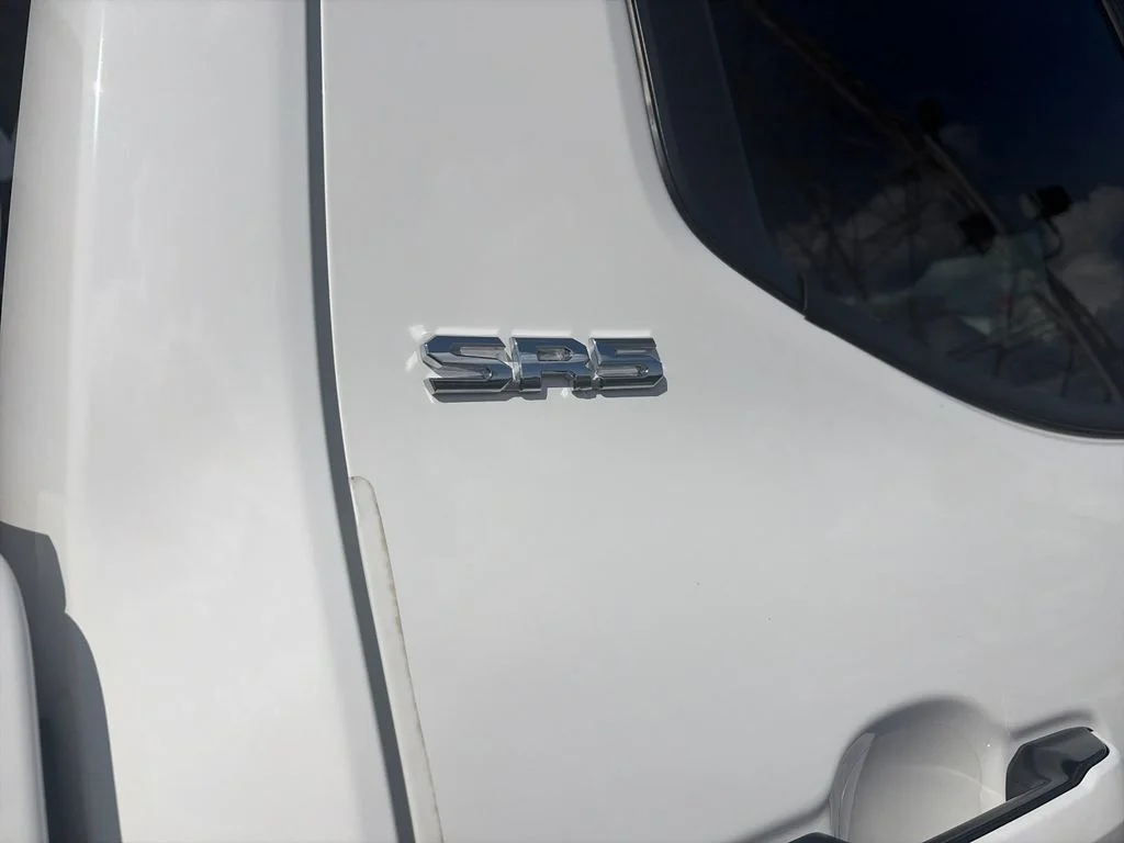 Used 2025 White Toyota SR5 image 33
