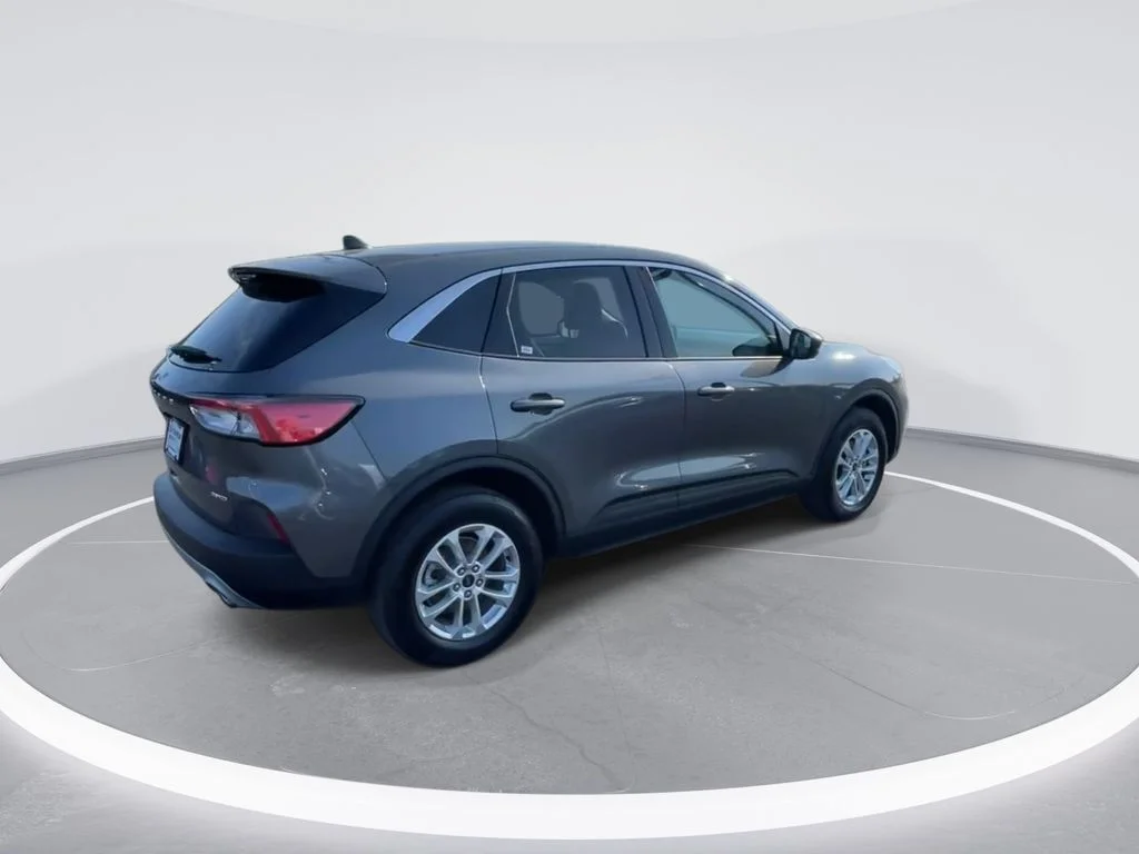 Used 2022 Gray Ford SE image 8