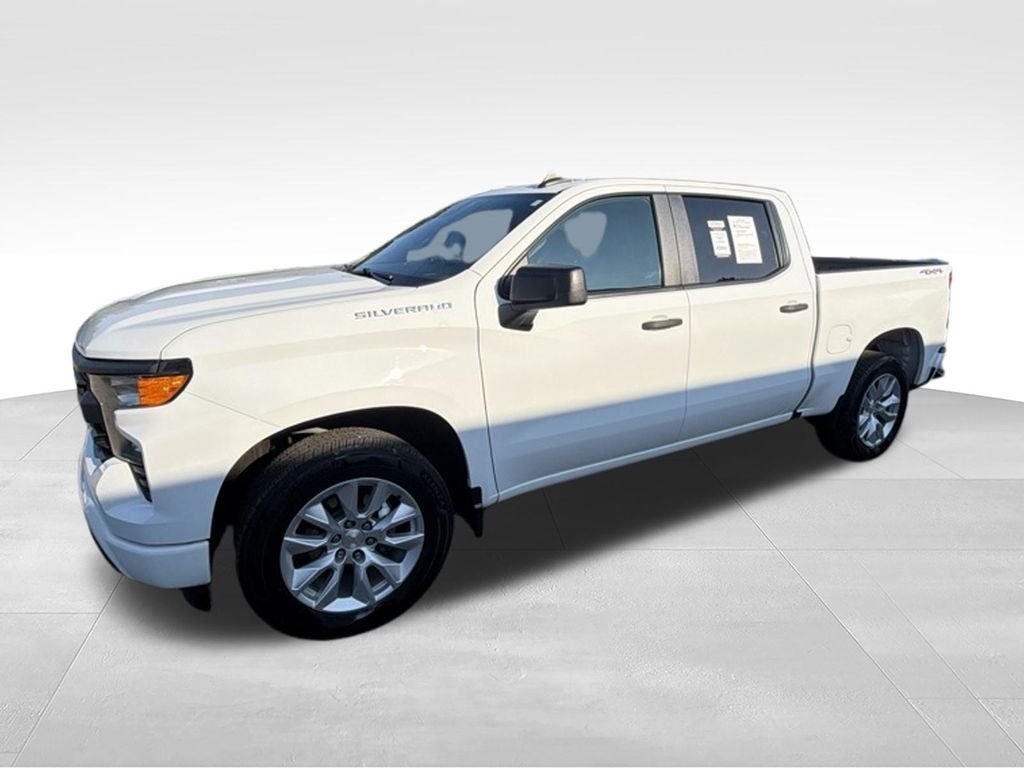 Used 2023 White Chevrolet Custom image 2
