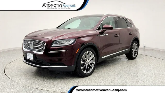 2022 Lincoln Nautilus Reserve AWD with Luxury Package & 20'' Wheels