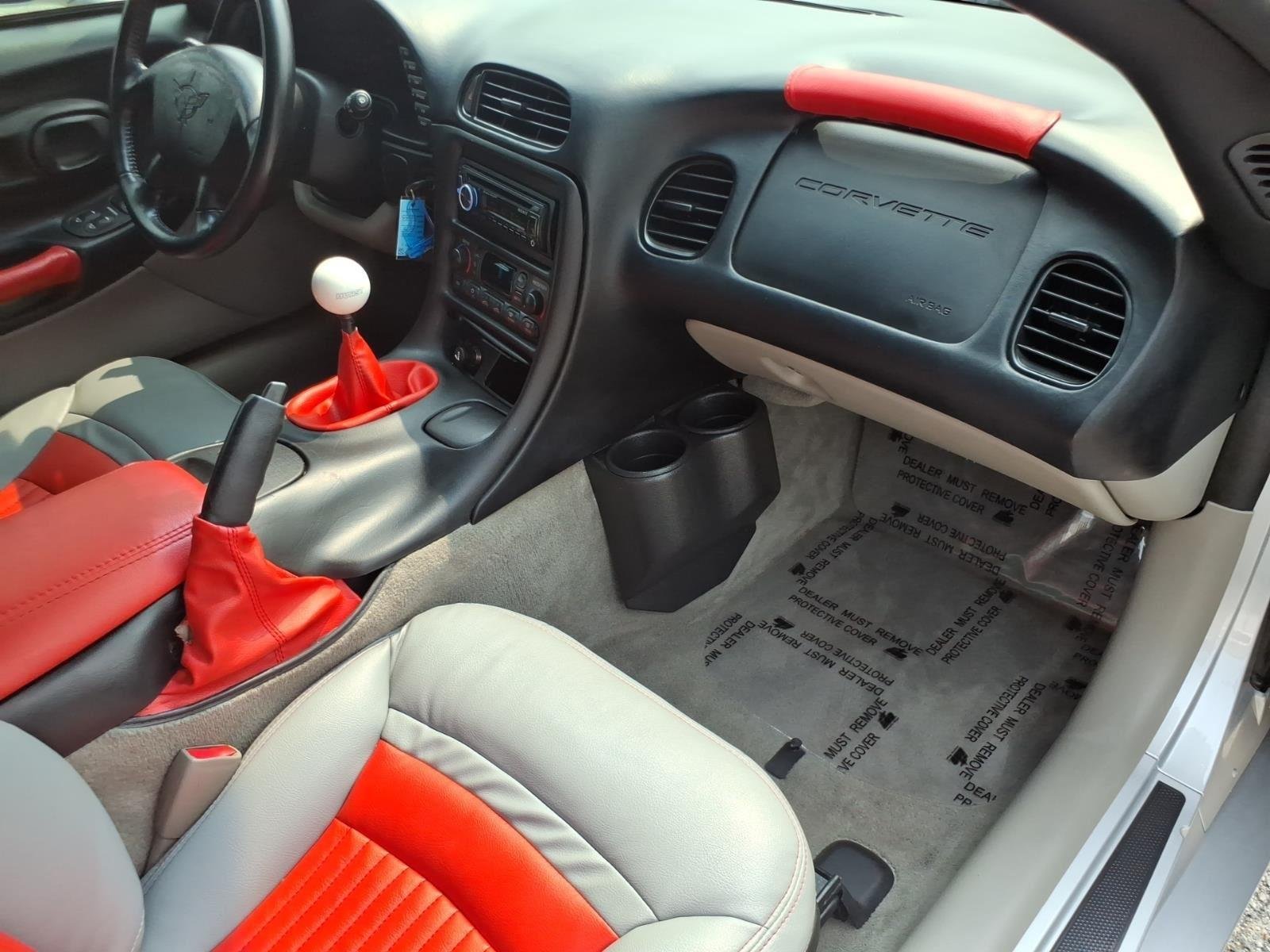 Used 2001 Quicksilver Metallic Chevrolet  image 23