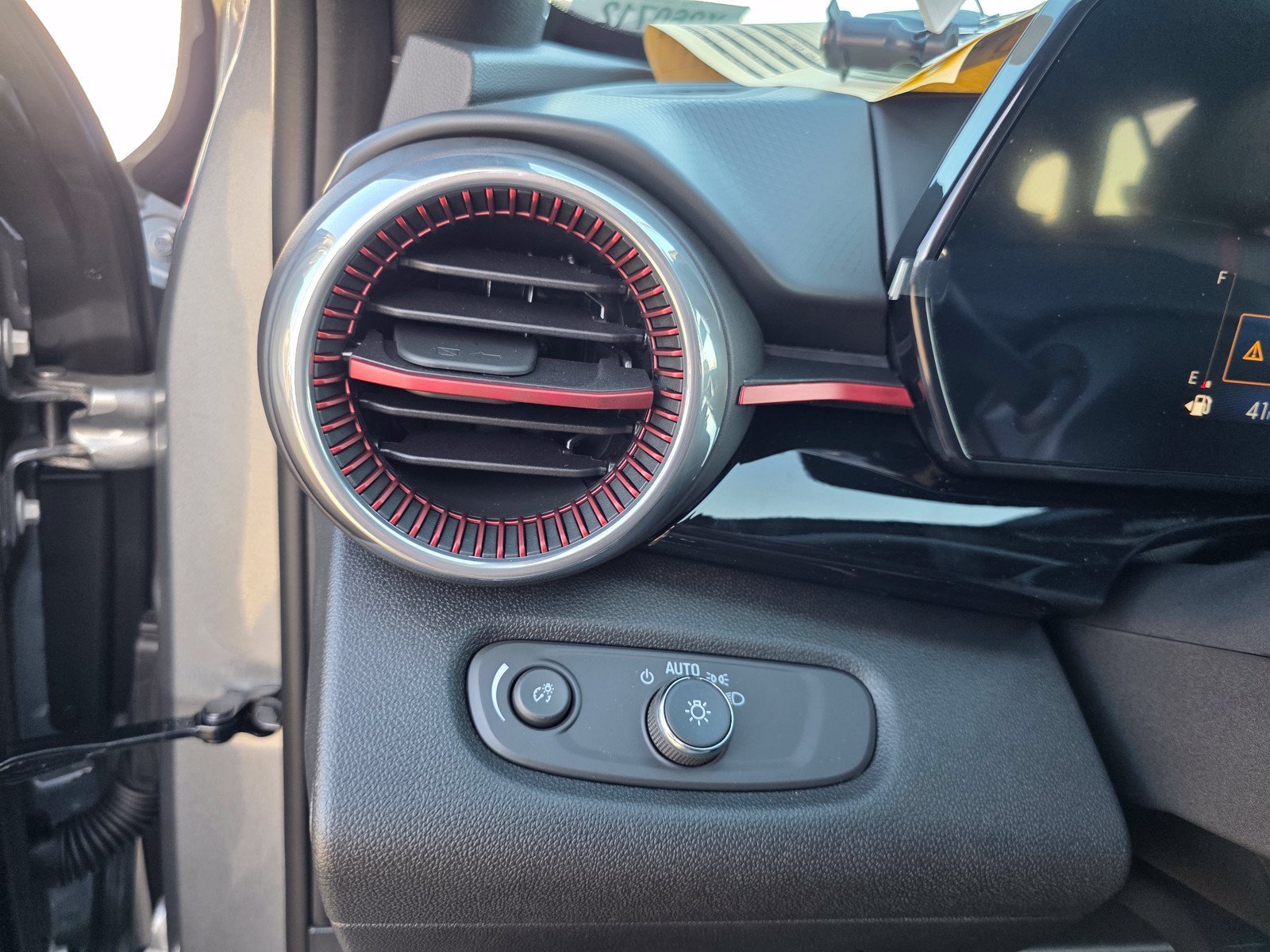 2026 Chevrolet Trax RS - Photo 35