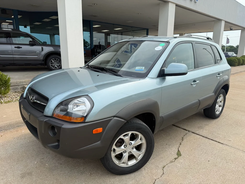 Used 2009 Desert Sage Metallic Hyundai SE image 3