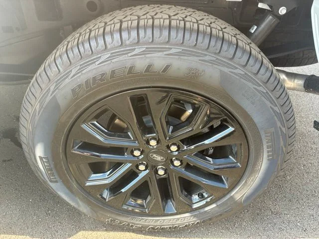 New 2026 Oxford White Ford XLT image 17